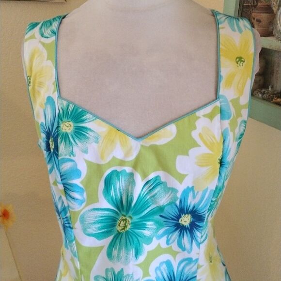 Pierre Cardin Floral Dress - Picture 2 of 8